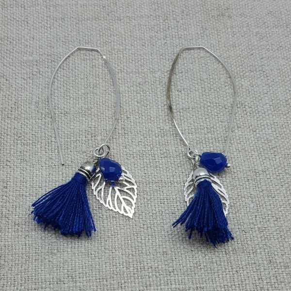 Boucles d'oreilles pompon et feuille - couleur : écru, Finition : Argentée