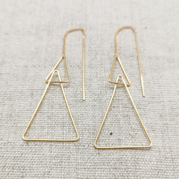 Boucles d'oreilles triangles et tiges pendantes plaqué Or