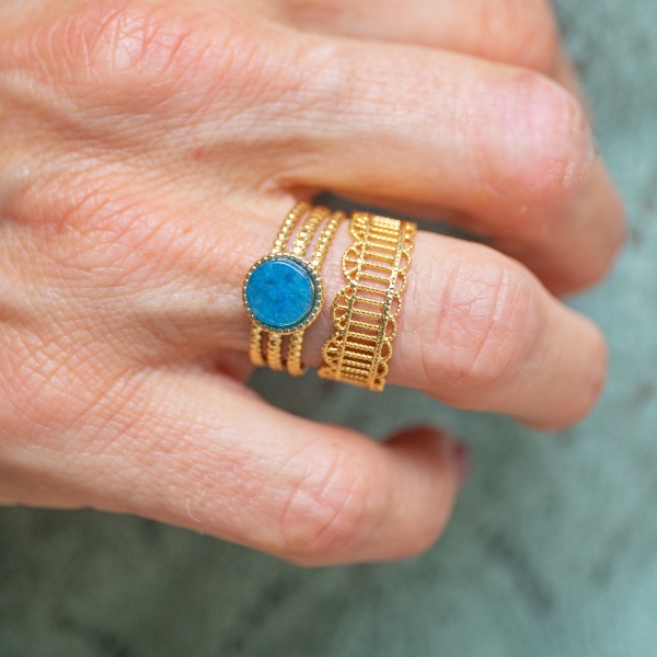 Bague rond perle pierre naturelle ronde blanche ou bleu ajustable