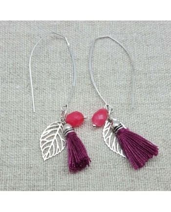 Boucle d'oreille argenté pompon et feuille coloris framboise