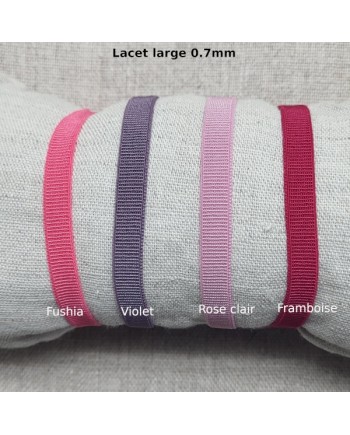 bracelet breloque personnage sur lien elastique