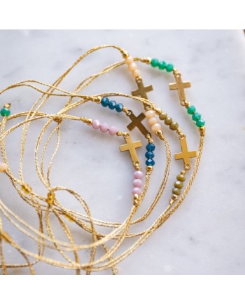 Bracelet religieux croix nacre sur lien fin satiné