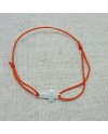Bracelet religieux croix argent sur lien fin satiné coloré orange