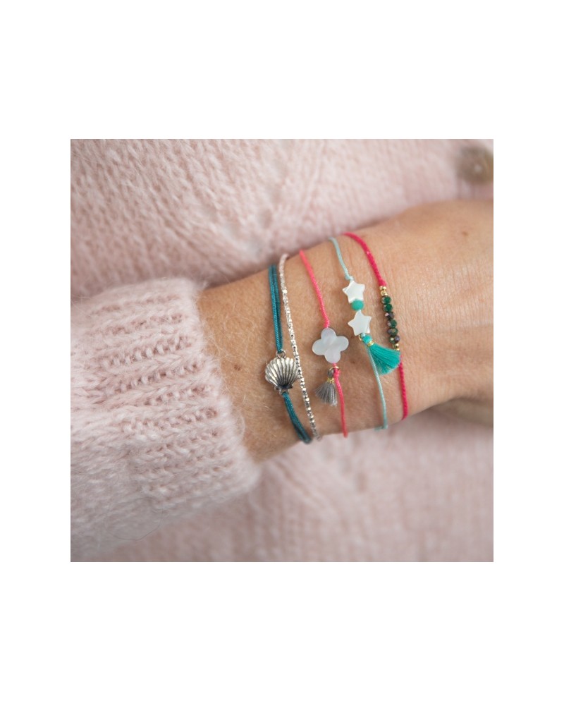 Bracelet lien satiné fleur nacre et mini pompon