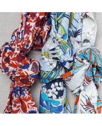 foulard imprimé fleuri