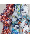 foulard imprimé fleuri