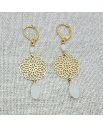 Boucle d'oreille arabesque ronde et perle blanche