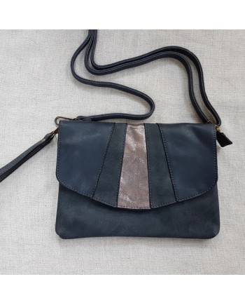 Sac pochette rabat  détail irisé