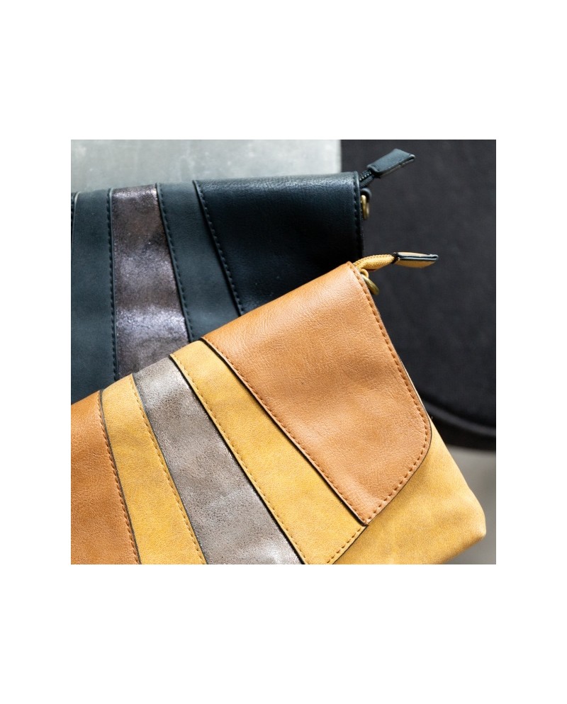 Sac pochette rabat  détail irisé