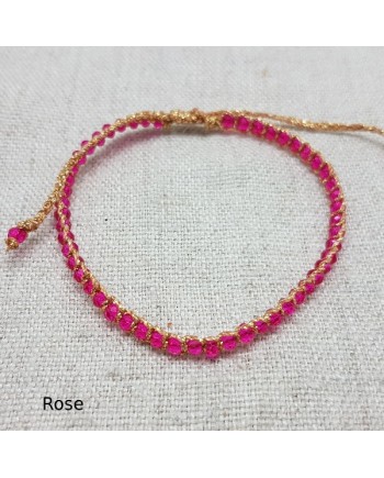 Bracelet perles facettes colorées et fil doré