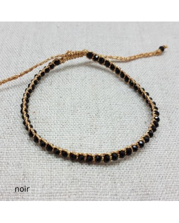 Bracelet perles facettes colorées et fil doré