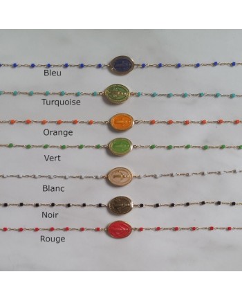 Collier religieux sur chaîne et médaille émaillée colorée
