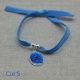 Bracelet religieux médaille miraculeuse ou croix émaillée sur lien elastique ajustable bleu
