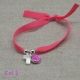 Bracelet religieux croix en nacre et médaille vierge rose sur lien elastique 