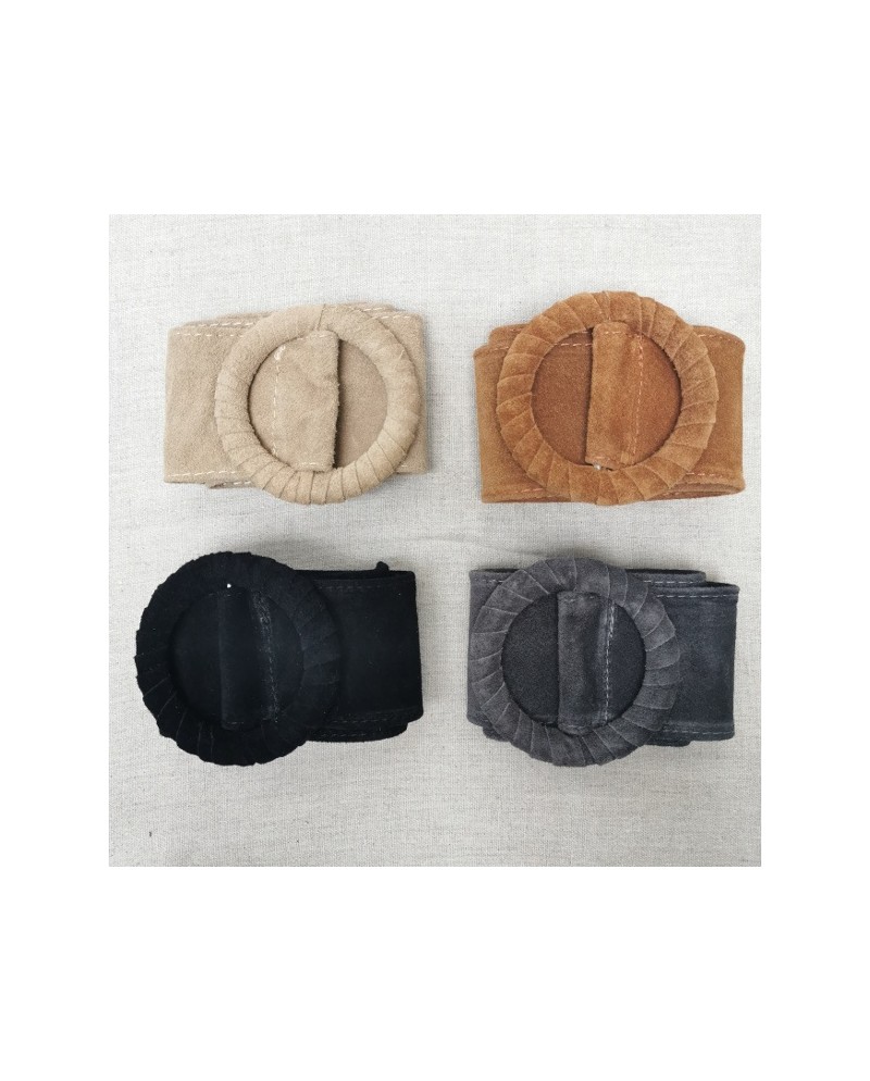 Ceinture large croûte de cuir motif rond