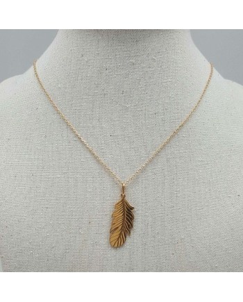 Collier plume verticale sur chaîne en Plaqué or. 