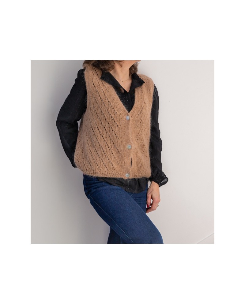 Gilet boutonné mohair sans manche ajouré