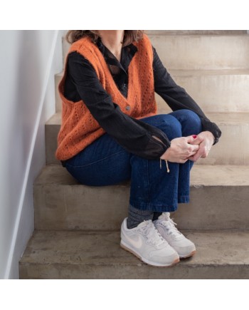 Gilet boutonné mohair sans manche ajouré