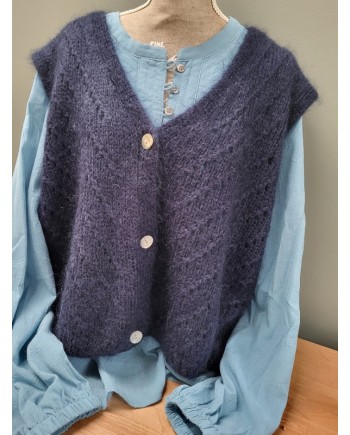 Gilet boutonné mohair sans manche ajouré