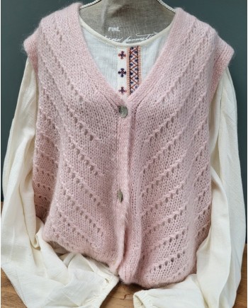 Gilet boutonné mohair sans manche ajouré