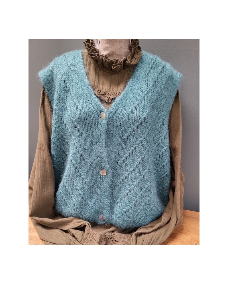 Gilet boutonné mohair sans manche ajouré