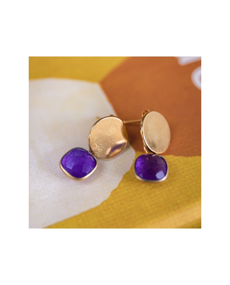 Boucles d'oreilles courte et pierre de couleur
