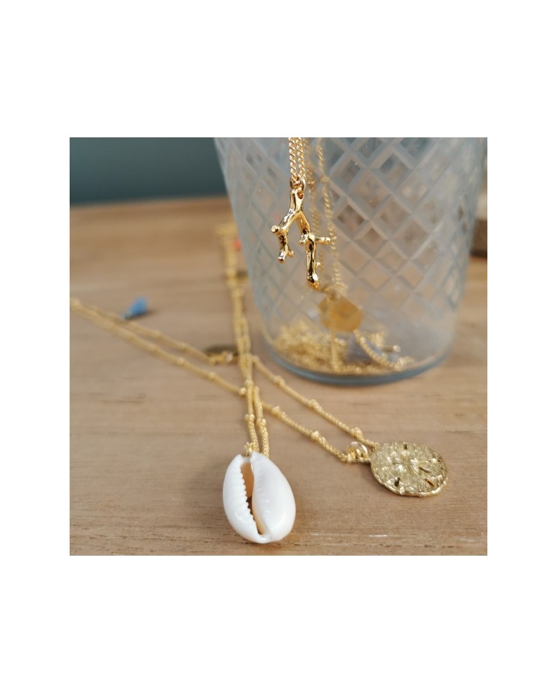 Sautoir breloques coquillage