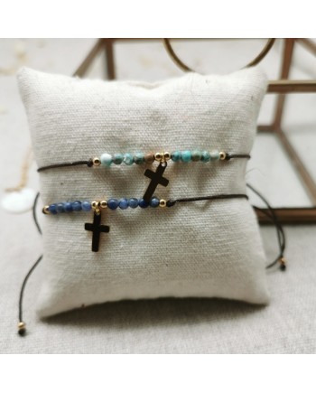 Bracelet perles naturelles et croix plaqué Or