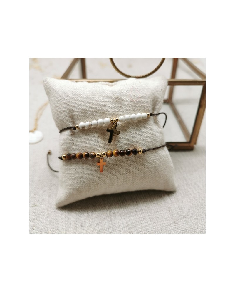 Bracelet perles naturelles et croix plaqué Or