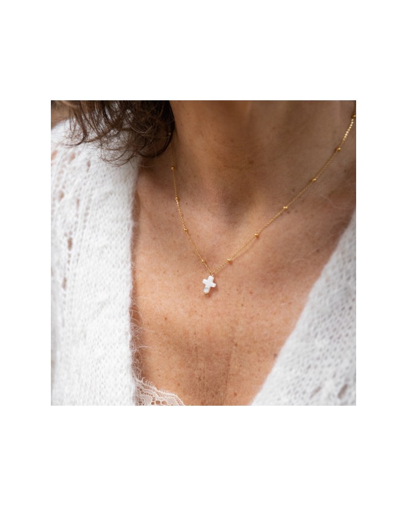 Collier chaîne boules doré et croix nacre