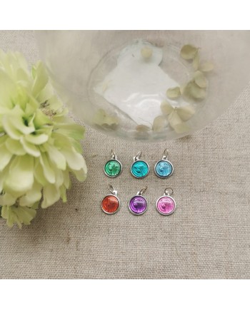 Collier vierge colorée émaillée et croix nacre sur lien coton