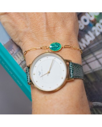 Collier religieux sur chaîne et médaille émaillée colorée