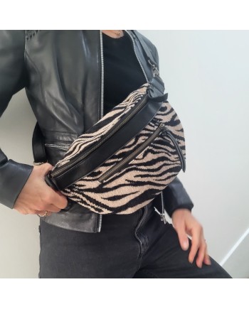 Grand sac banane motif noir et blanc