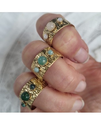 Bague martelé et pierre