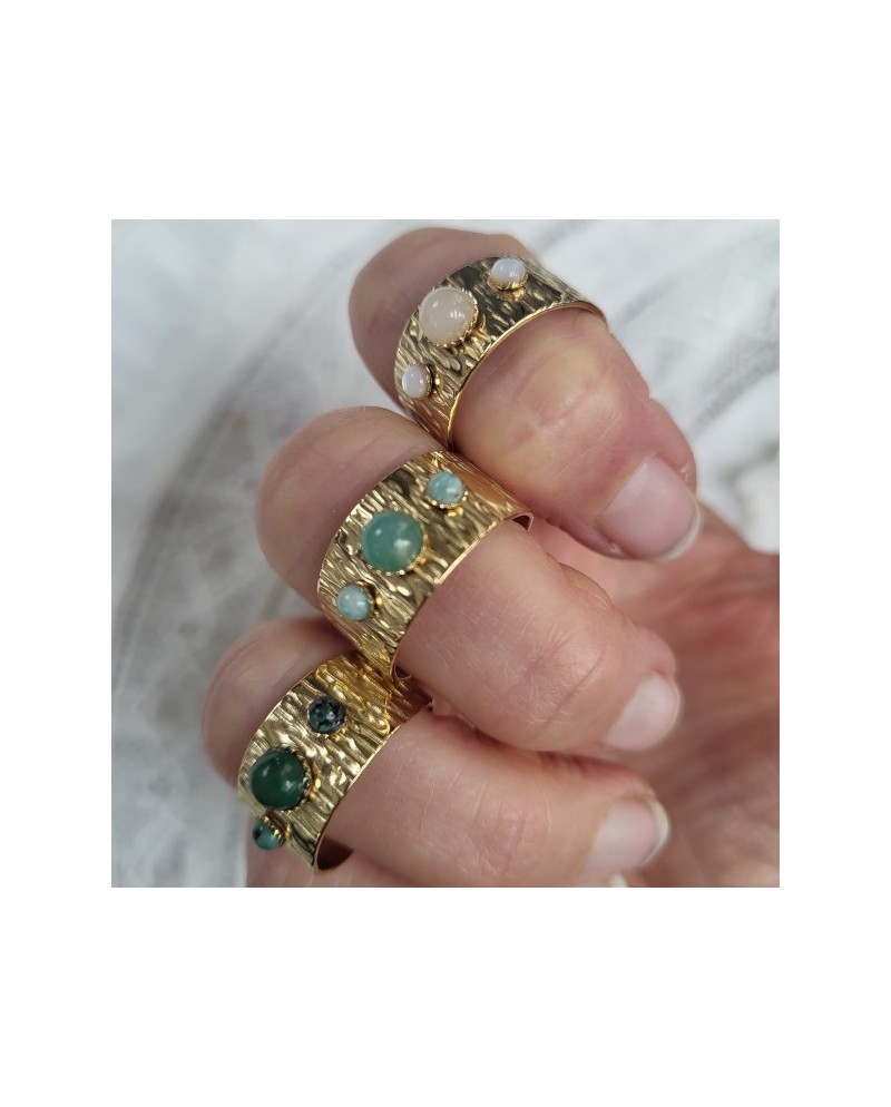 Bague martelé et pierre