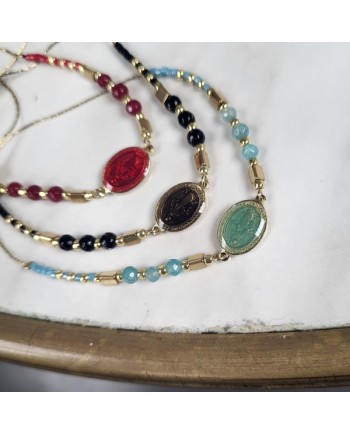 Bracelet perles couleur et médaille vierge