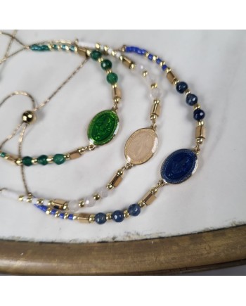 Bracelet perles couleur et médaille vierge