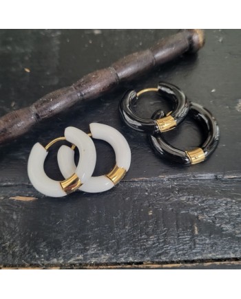 Boucles d'oreilles créoles noires ou blanches