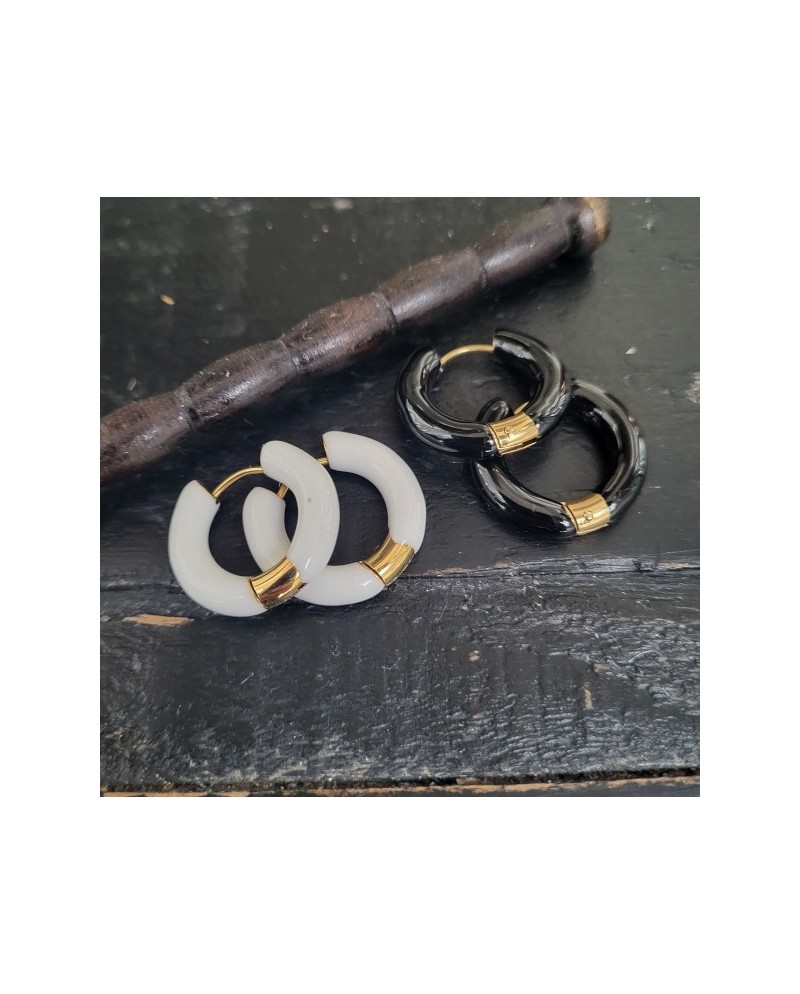 Boucles d'oreilles créoles noires ou blanches