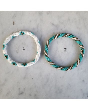 Bracelet souple en perles tissées colorées