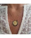 Collier médaille vierge et perles