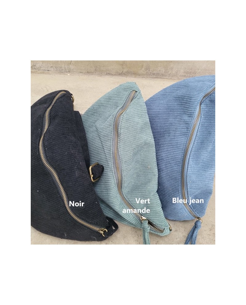 Sac forme banane velours, large contenance, pratique et legère.