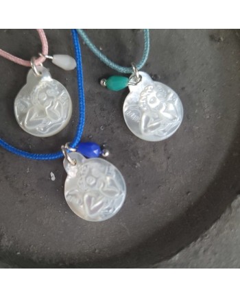 collier religieux vierge à l'enfant et breloque argent, ajustable.