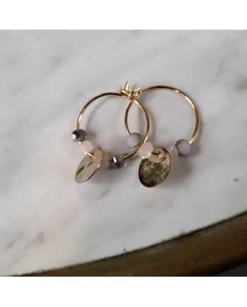 Paire de créole taille moyenne, pierre et médaille martelée, doré. 