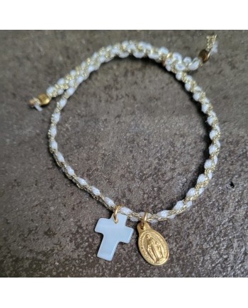 Bracelet perles naturelles nacrées et croix plaqué Or, ajustable