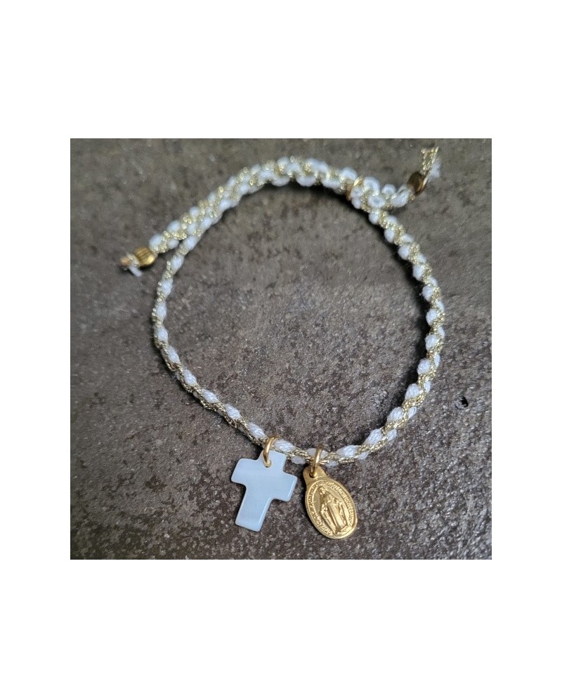 Bracelet perles naturelles nacrées et croix plaqué Or, ajustable
