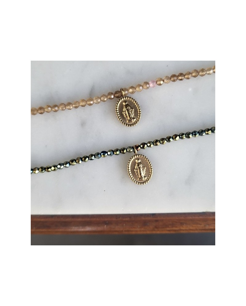 Bracelet perles facettes médaille dorée – Cadeau religieux