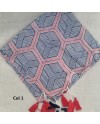 foulard 100% coton, motif imprimé, gamme de orange et de rouge.