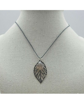 Collier plume fantaisie argenté et pierre colorée