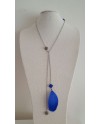 Sautoir Argenté  sur chaîne fantaisie et Plume coloris bleu vif